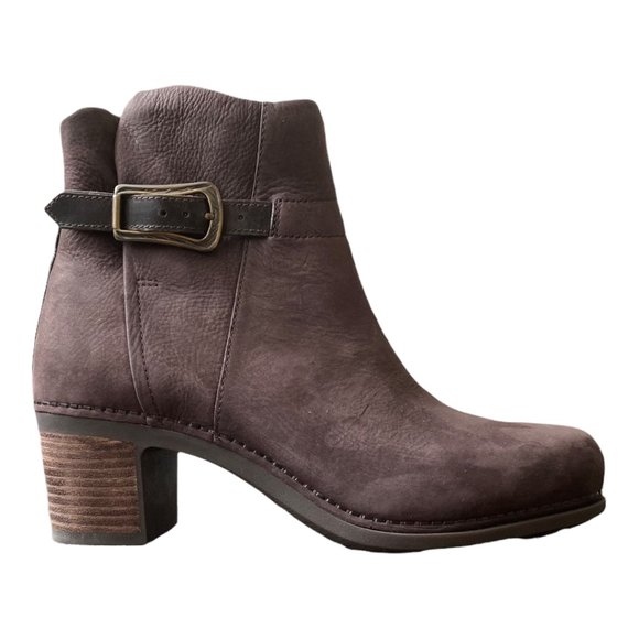 Dansko Shoes - Dansko New Women’'s Hartley Boot Chocolate Nubuck Leather size 38